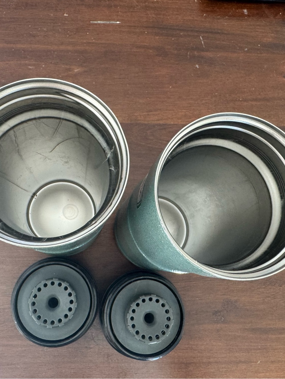 2 Stanley Classic One-Hand Vacuum Mug Travel Tumblers - Picture 5 of 5